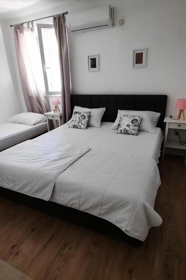 Apartments By The Sea Zuljana, Peljesac - 19080 Exterior foto